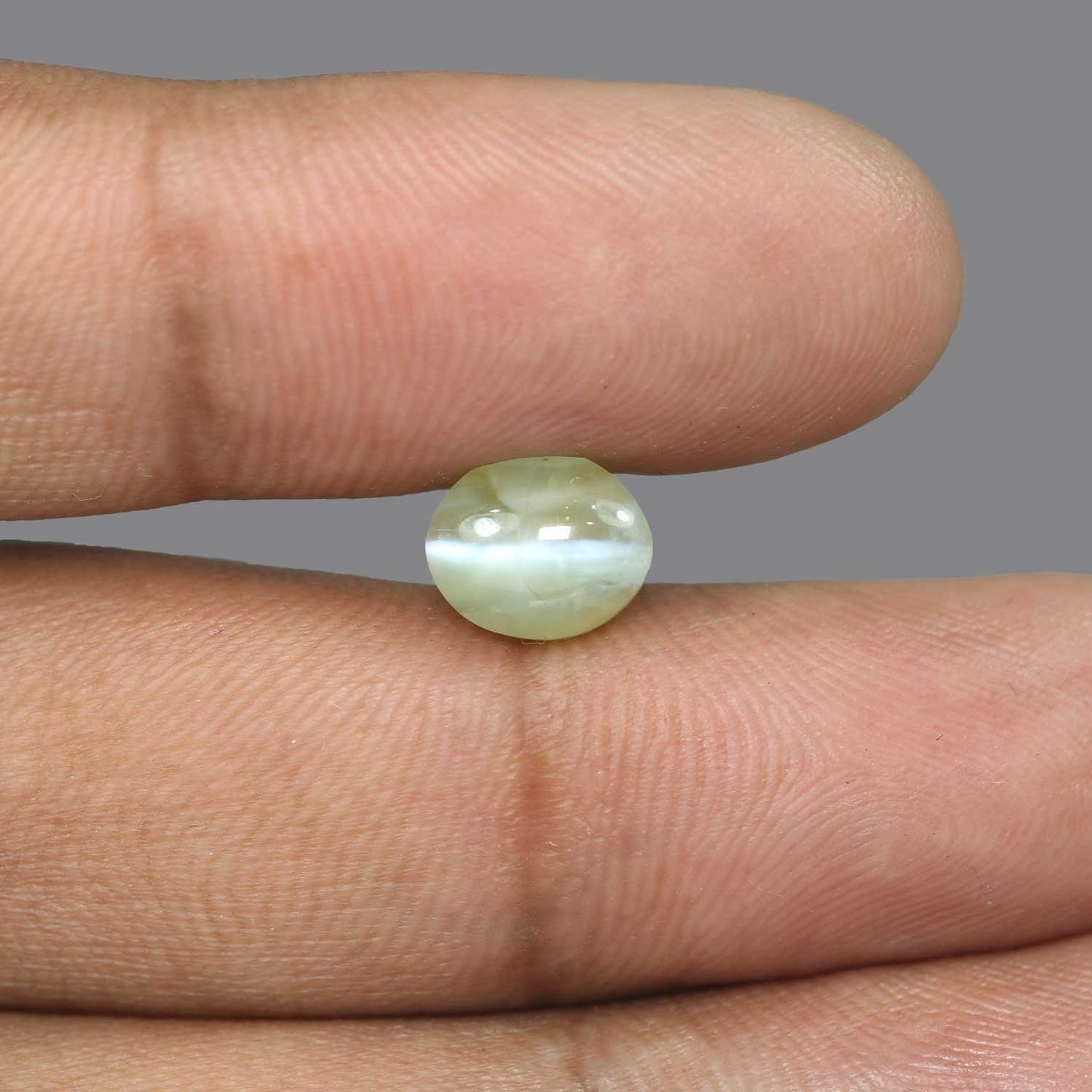 Chrysoberyl Cat`s Eye - 5.47 Carat