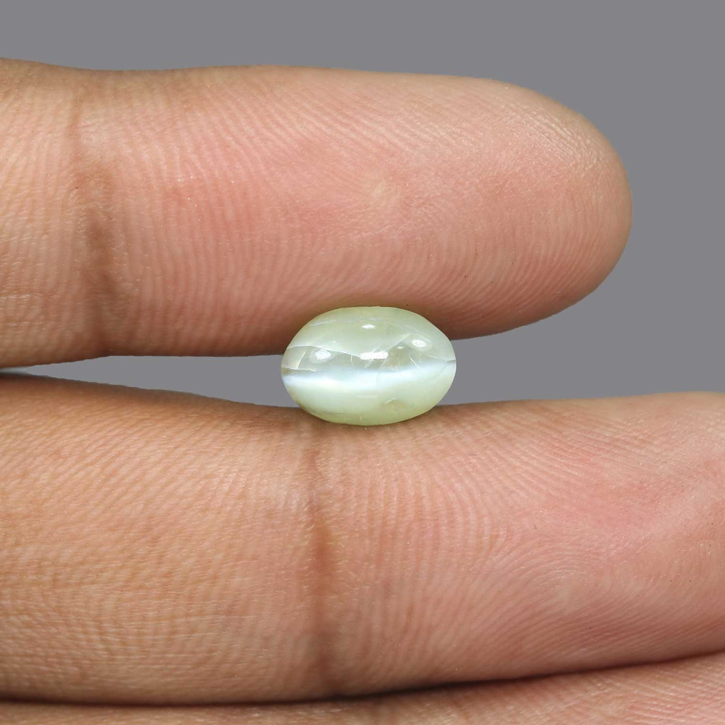 Chrysoberyl Cat`s Eye - 5.64 Carat