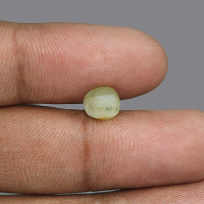 Chrysoberyl Cat`s Eye - 4 Carat