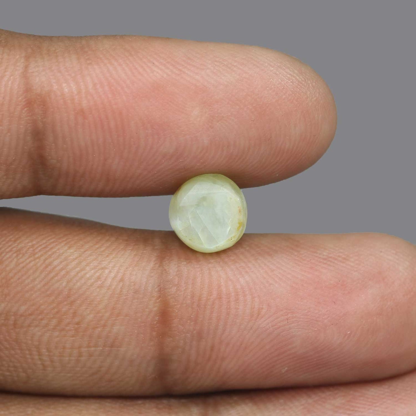 Chrysoberyl Cat`s Eye - 4.74 Carat