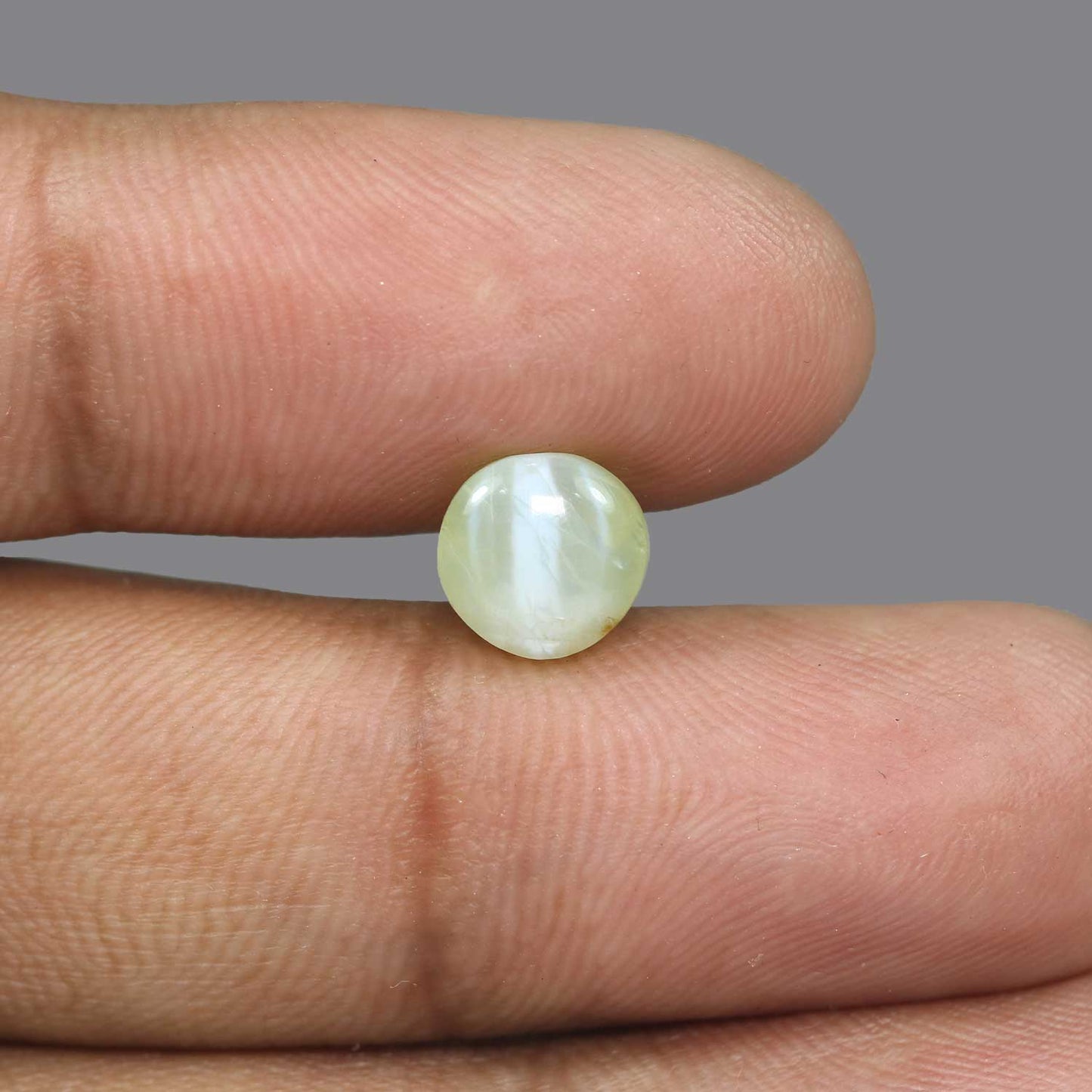 Chrysoberyl Cat`s Eye - 4.74 Carat