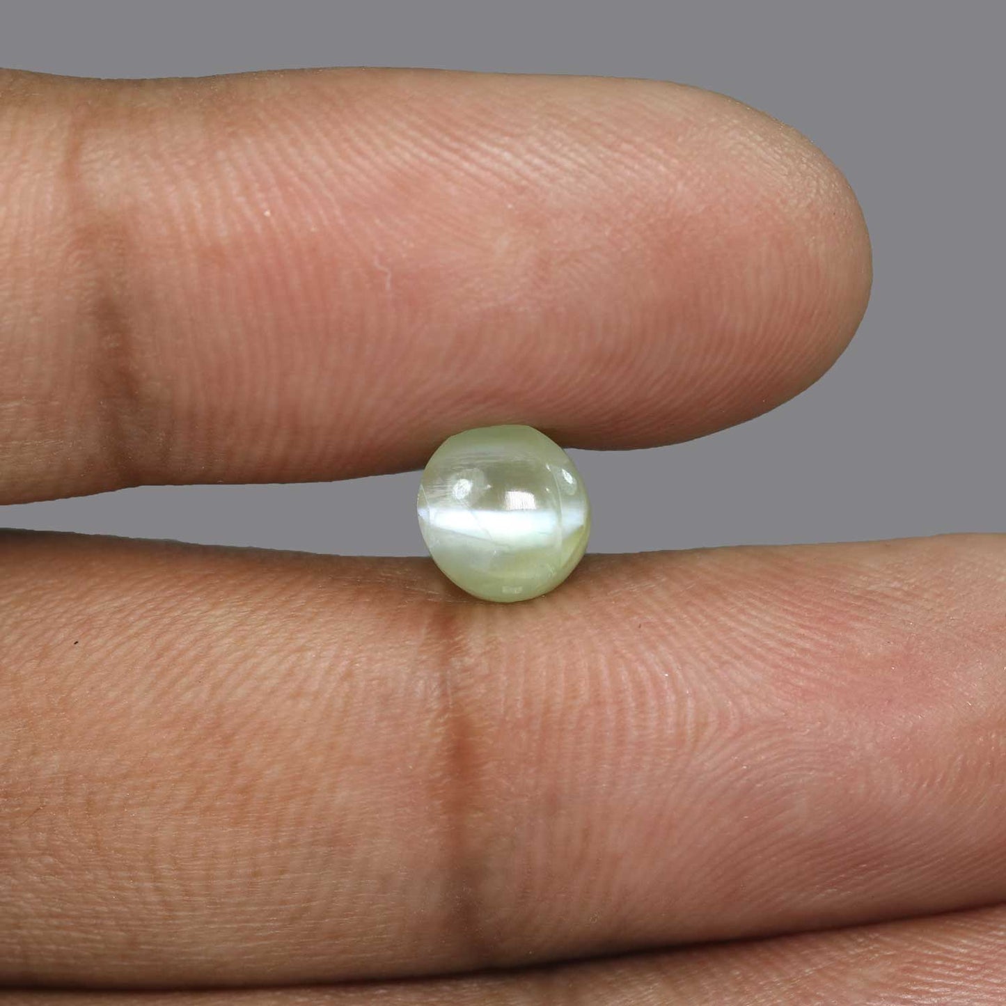 Chrysoberyl Cat`s Eye - 3.67 Carat