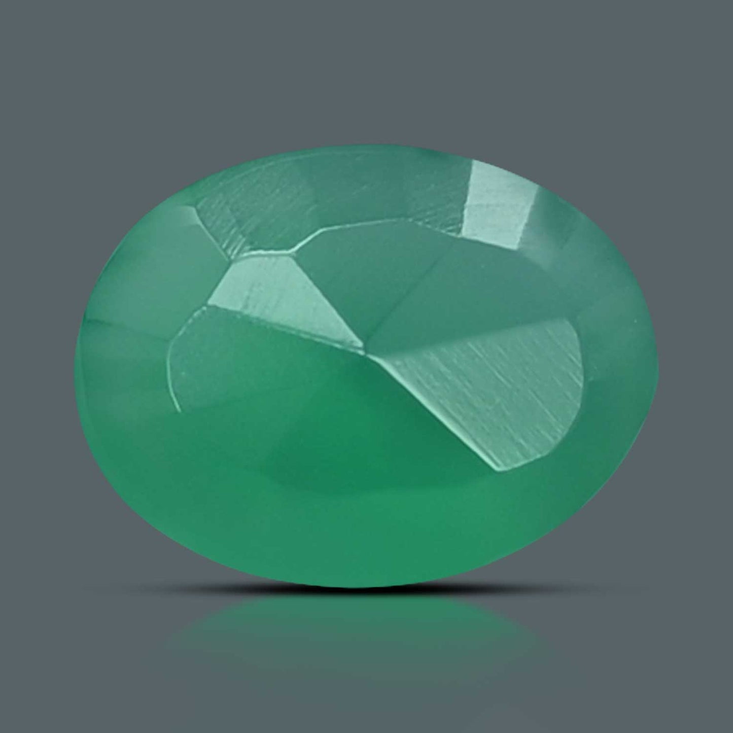 Green Onyx (Chalcedony) Cts 5.5