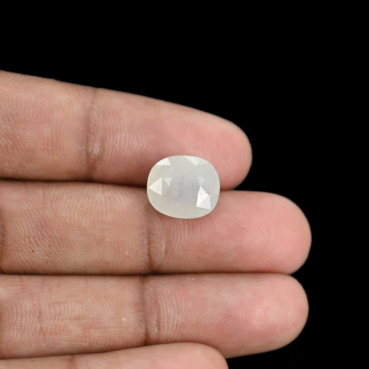 WHITE SAPPHIRE 7.44 CARAT
