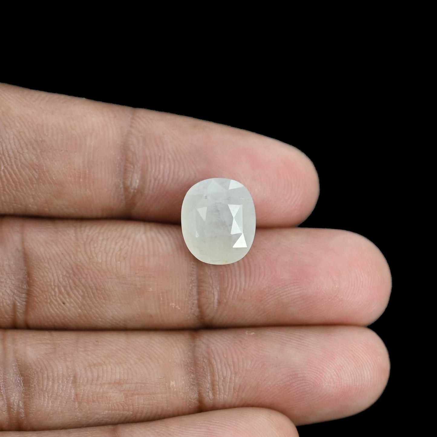 WHITE SAPPHIRE 7.44 CARAT