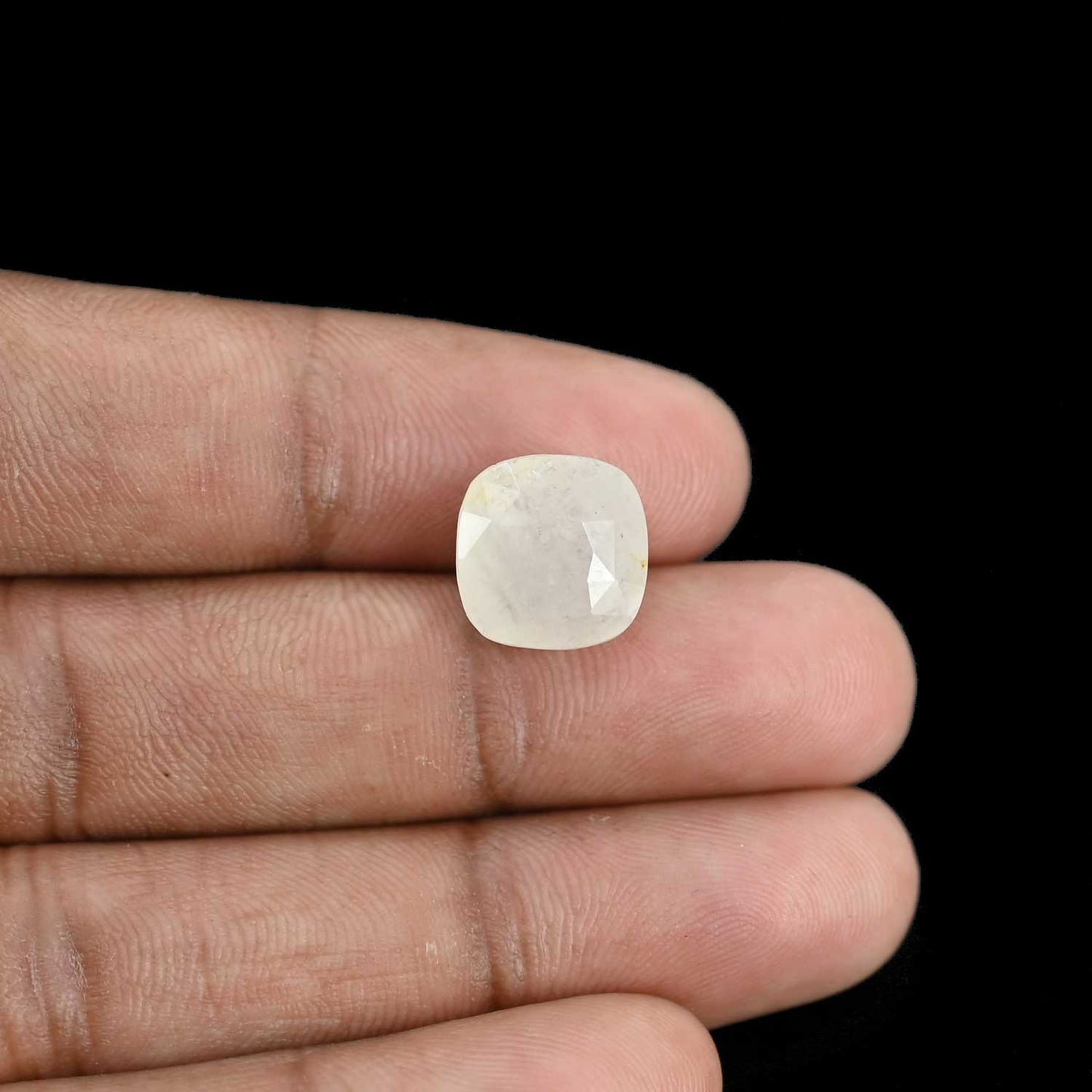WHITE SAPPHIRE 9.38 CARAT