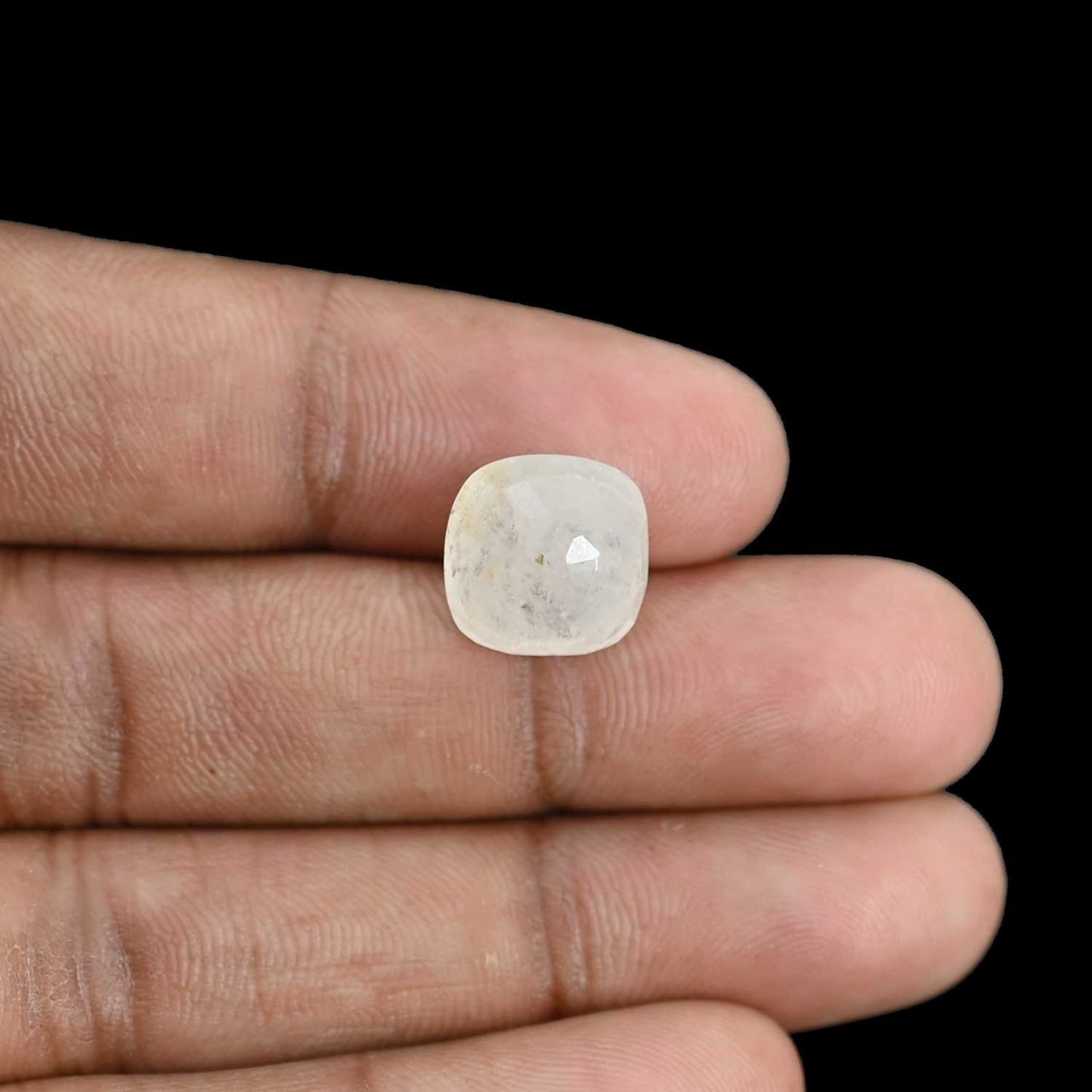 WHITE SAPPHIRE 9.38 CARAT