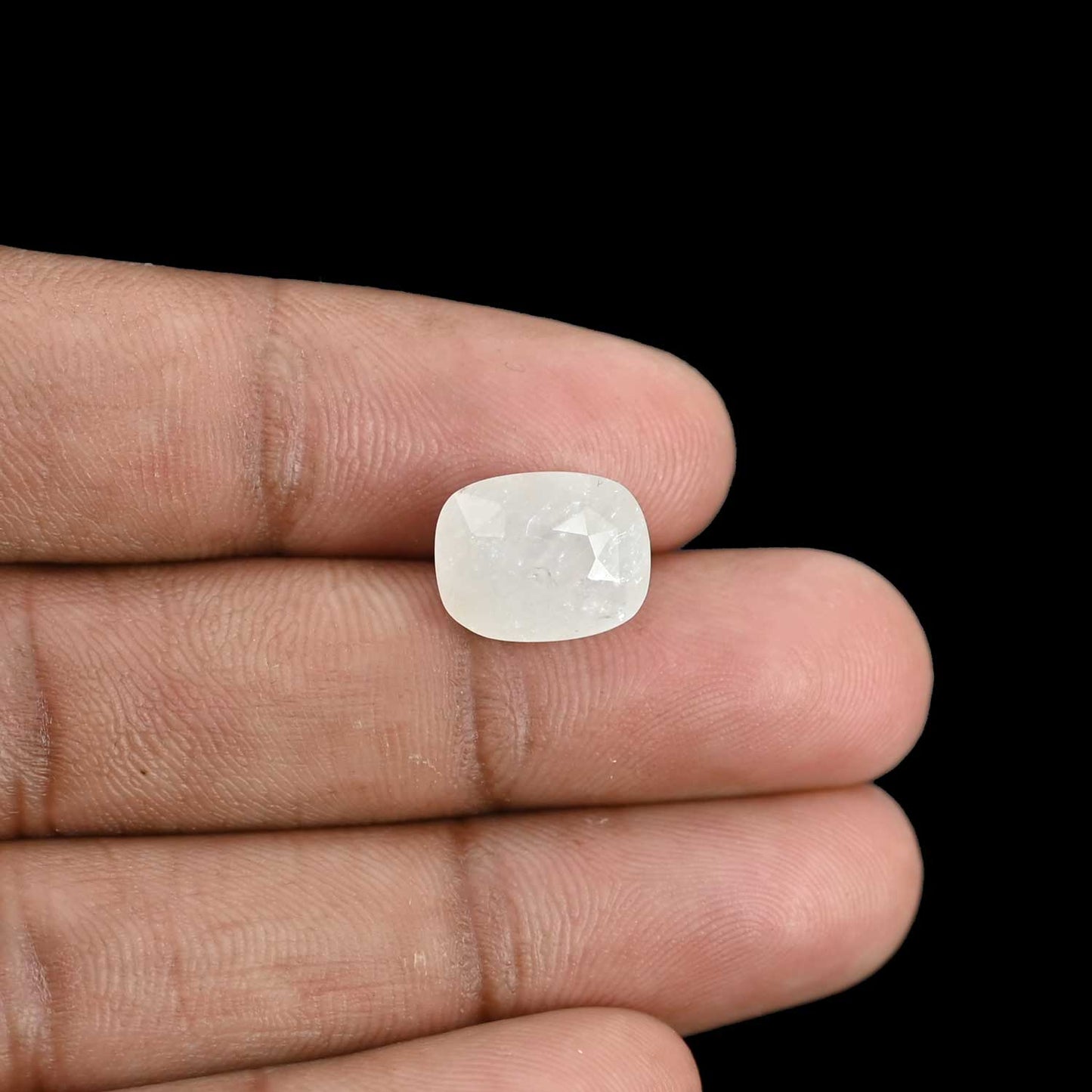 WHITE SAPPHIRE 6.93 CARAT