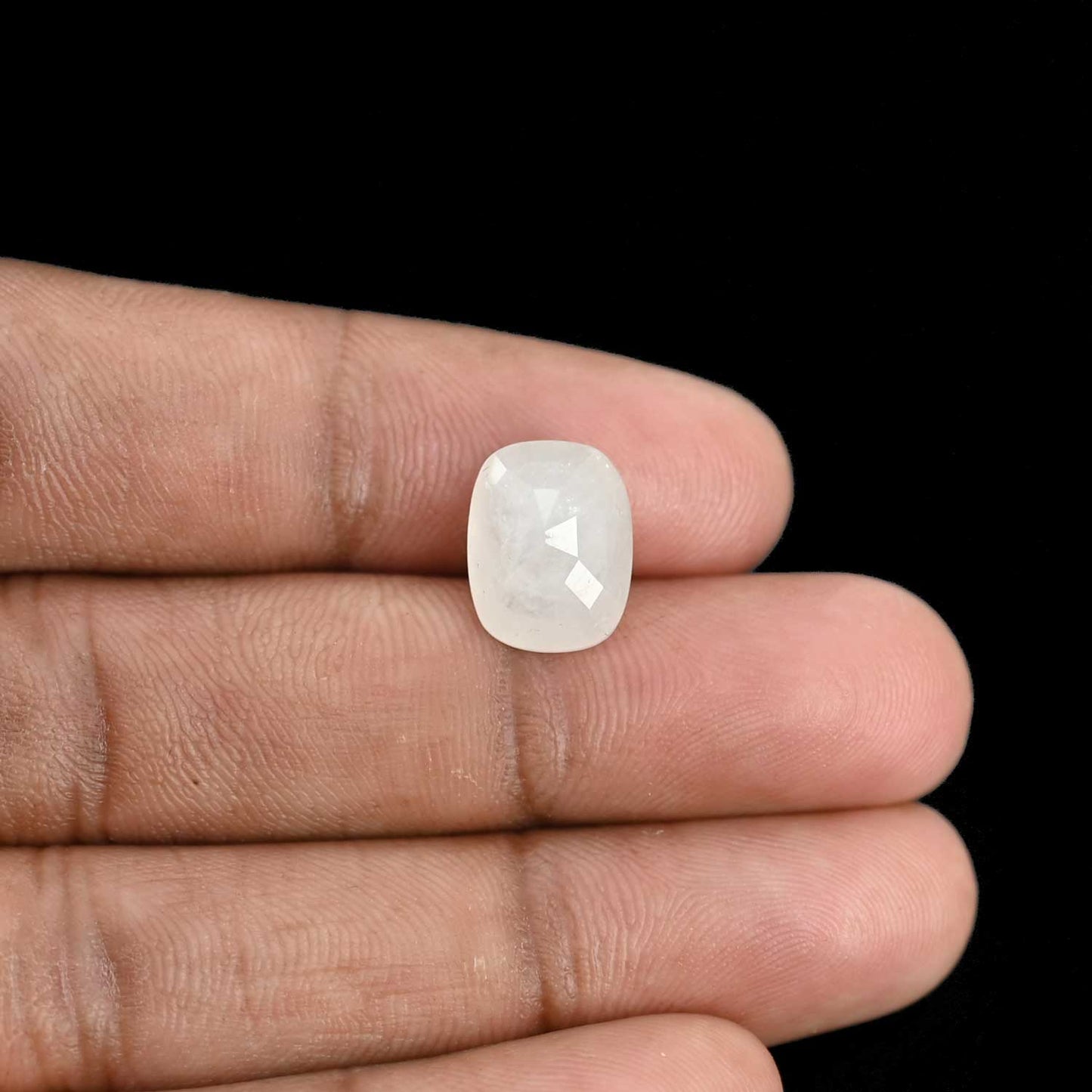 WHITE SAPPHIRE 6.93 CARAT
