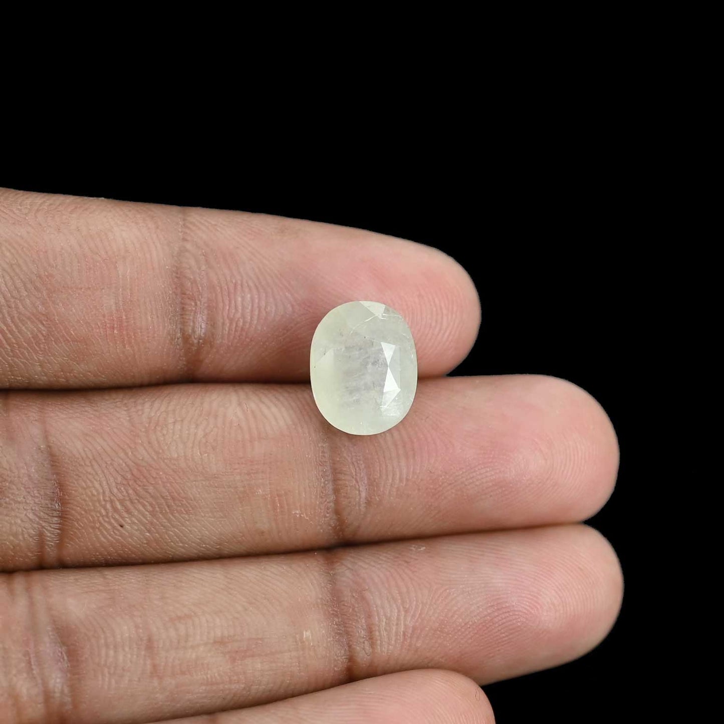 WHITE SAPPHIRE 7.83 CARAT