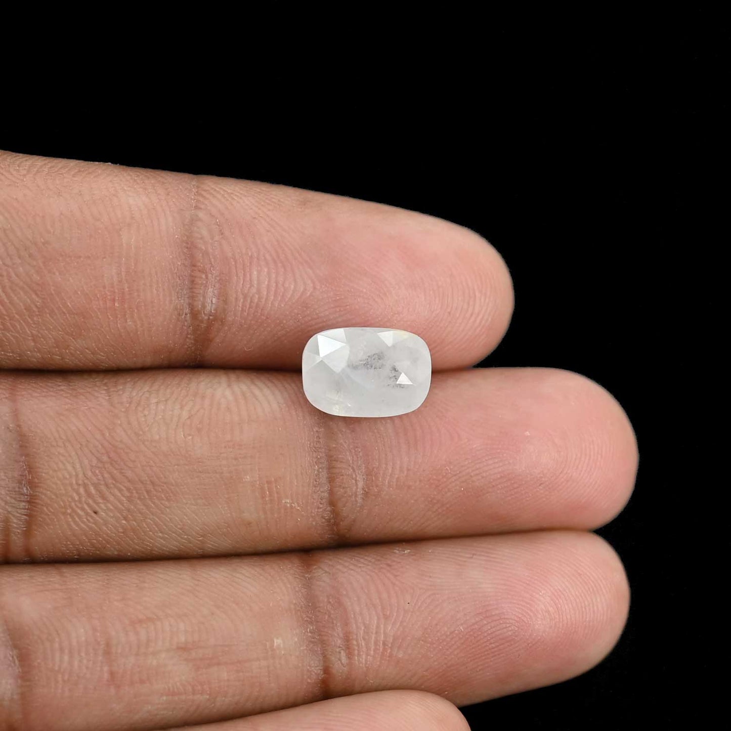 WHITE SAPPHIRE 4.77 CARAT