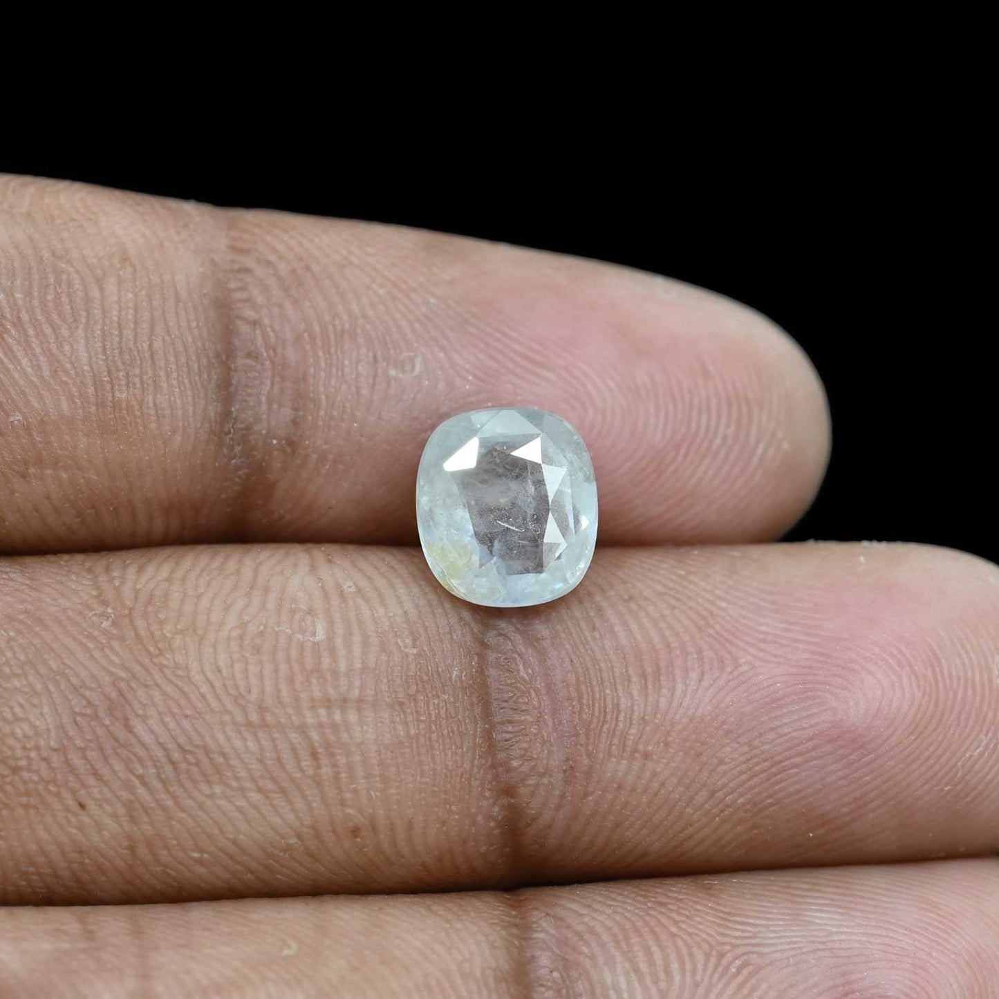 Ceylon White Sapphire 3.9 Carat