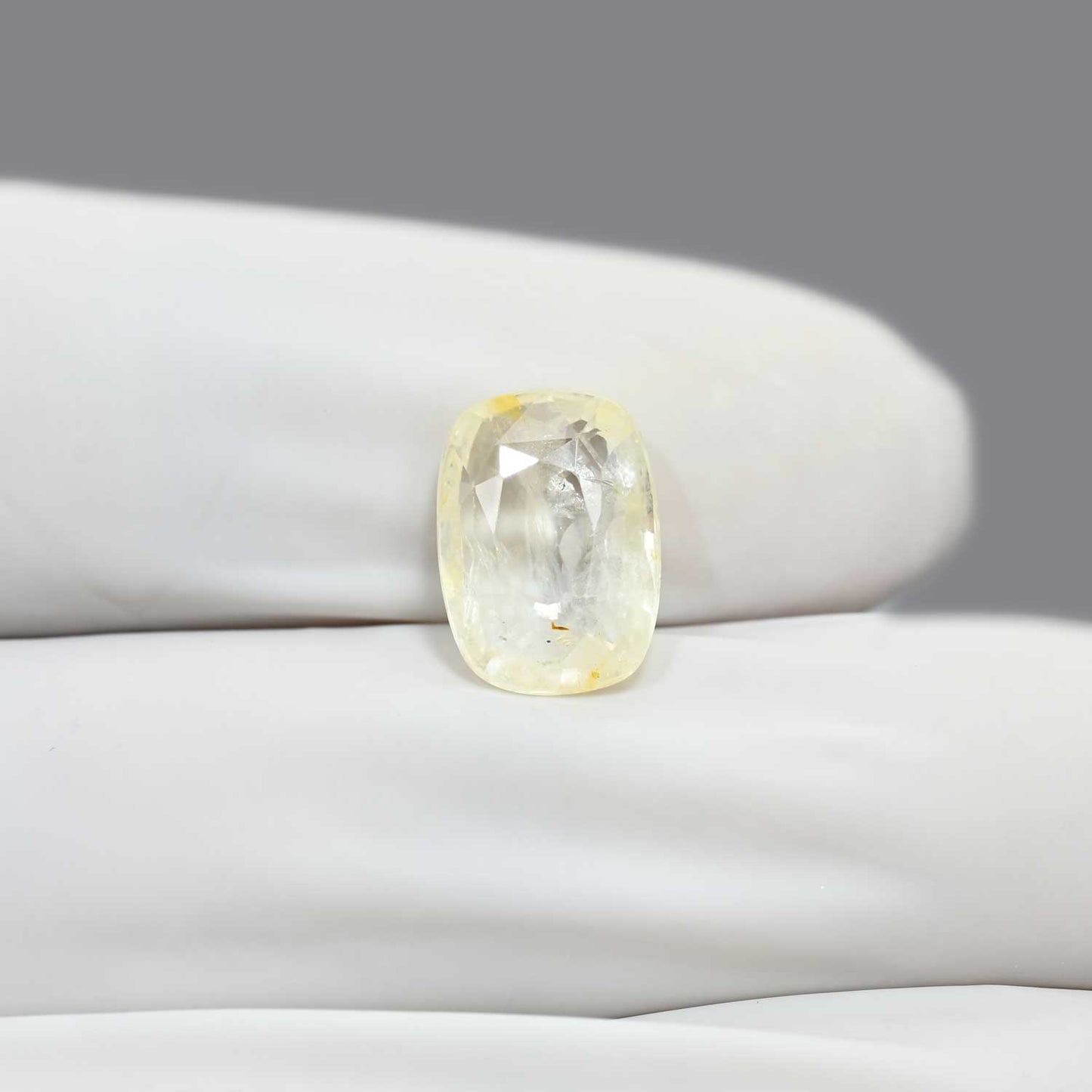 Ceylon Yellow Sapphire - 4.71 Carat