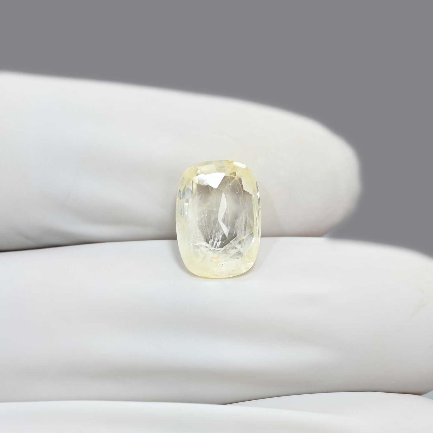 Ceylon Yellow Sapphire - 4.71 Carat