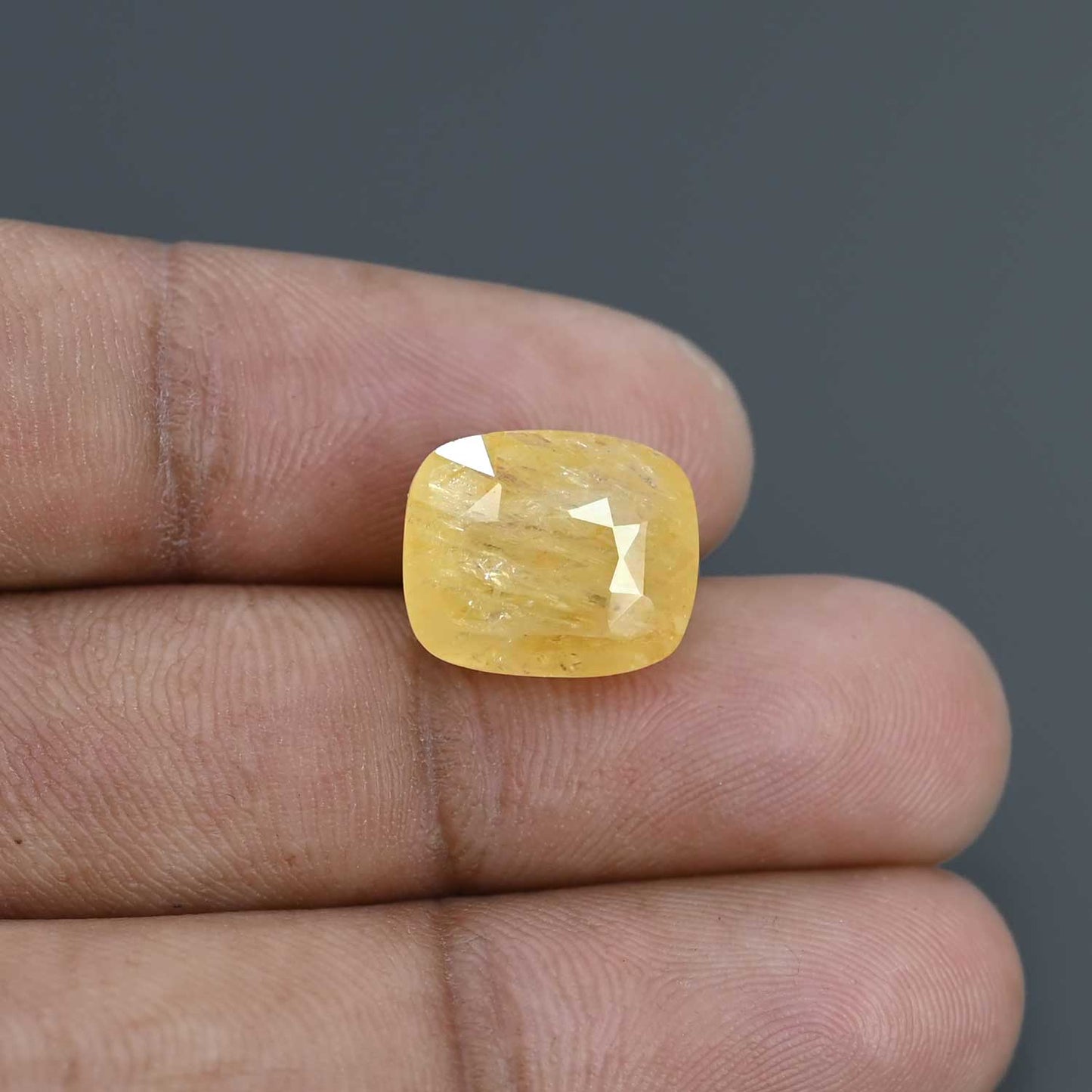 Yellow Sapphire - 10.94 Carat