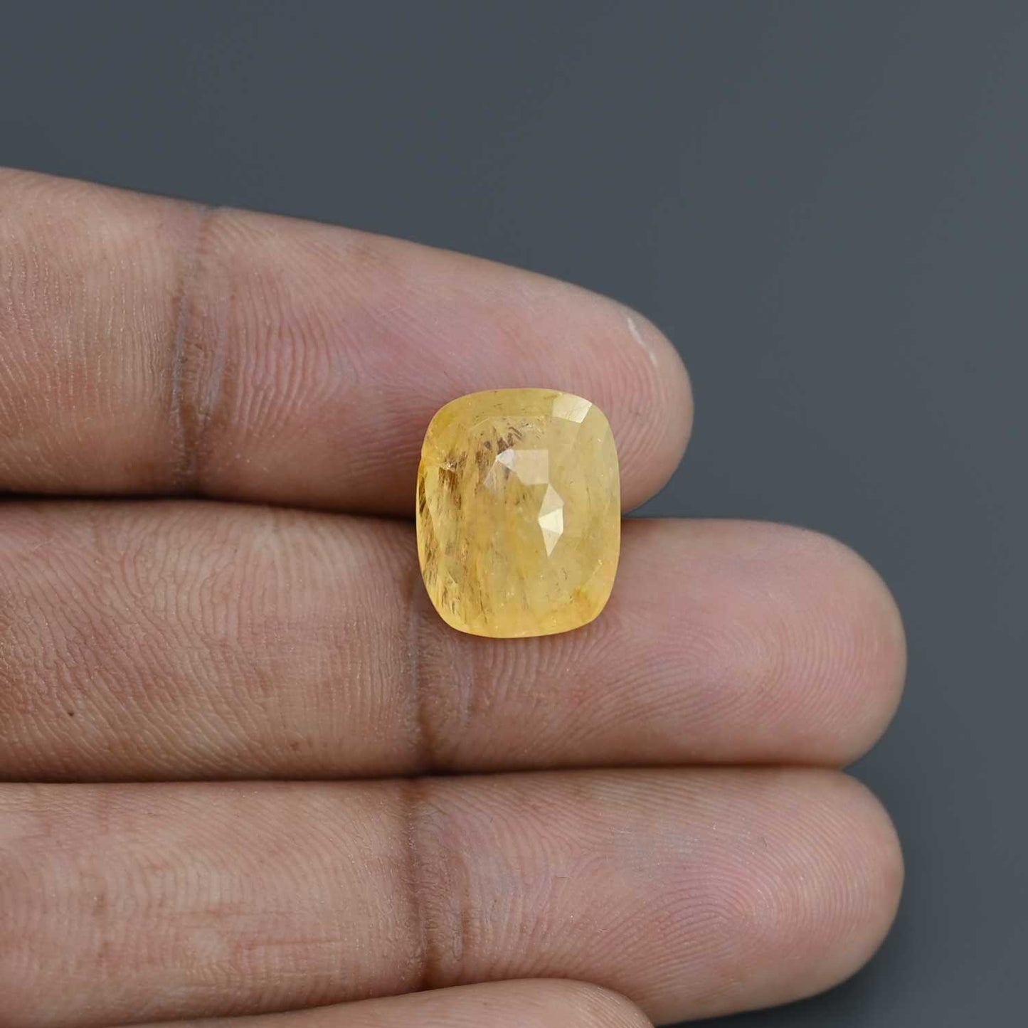 Yellow Sapphire - 10.94 Carat
