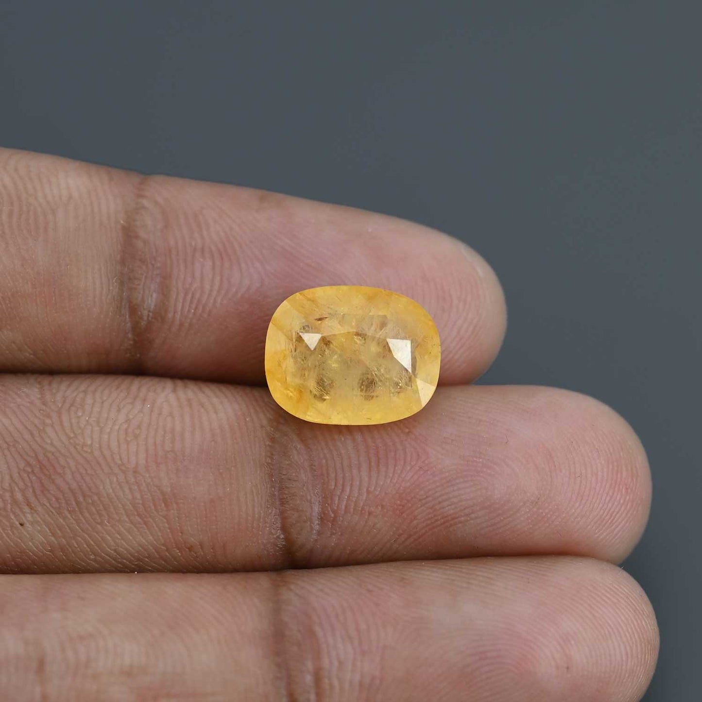 Yellow Sapphire - 7.95 Carat