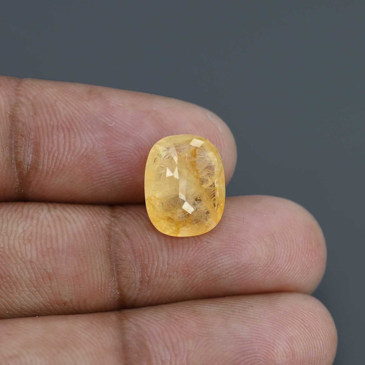 Yellow Sapphire - 7.95 Carat
