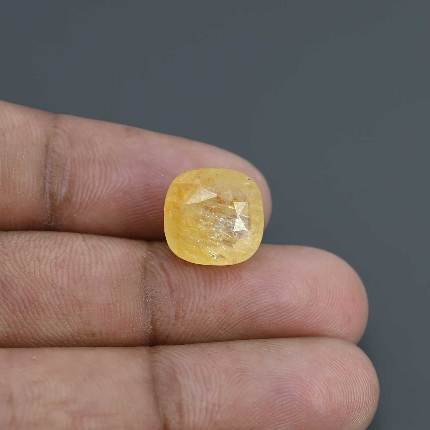 Yellow Sapphire - 10.95 Carat
