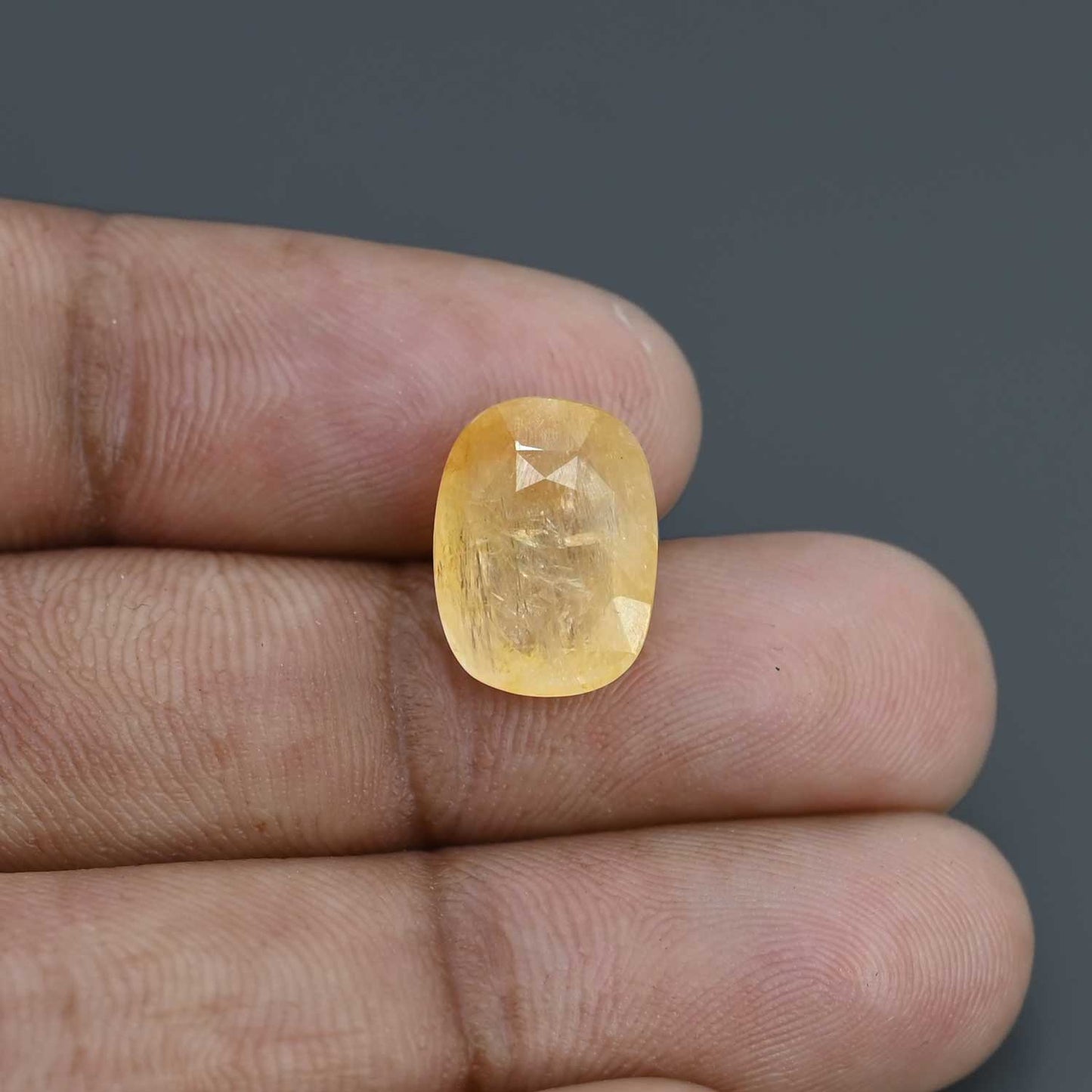 Yellow Sapphire - 7.79 Carat