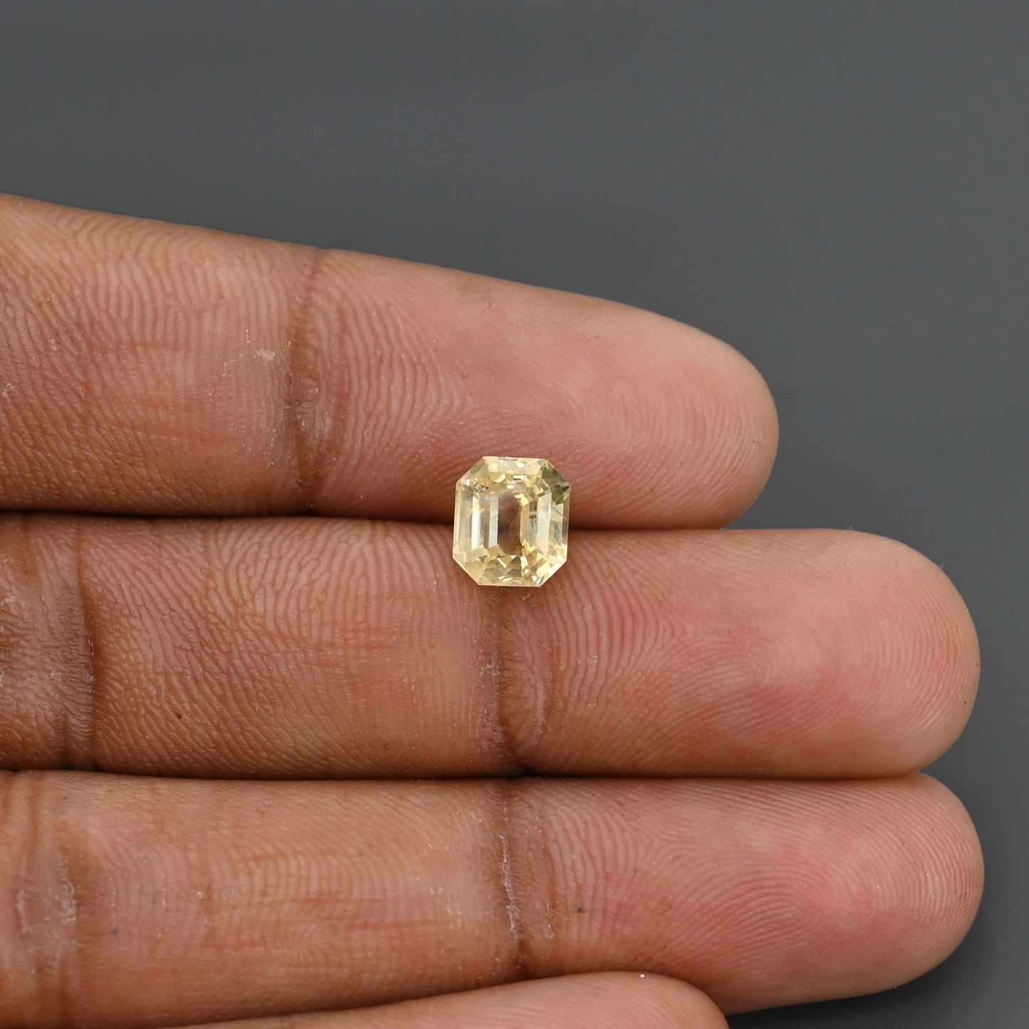 Ceylon Yellow Sapphire Carat 2.56