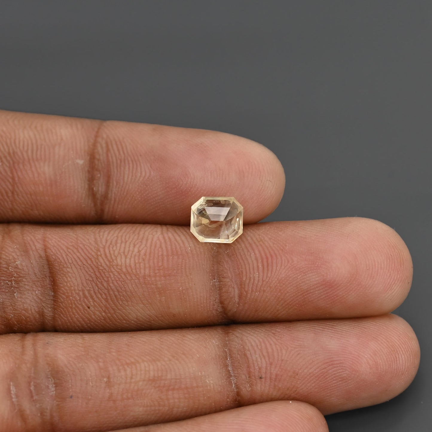 Ceylon Yellow Sapphire Carat 2.56