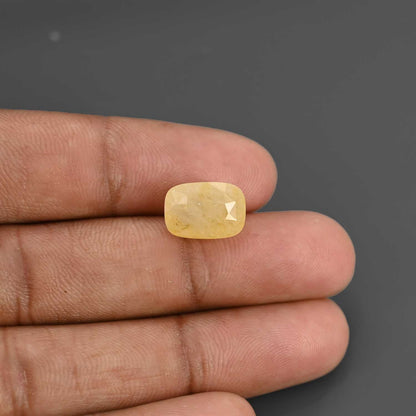 Yellow Sapphire - 8.69 Carat