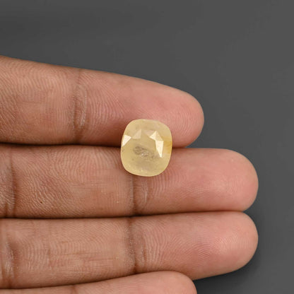 Yellow Sapphire - 8.69 Carat