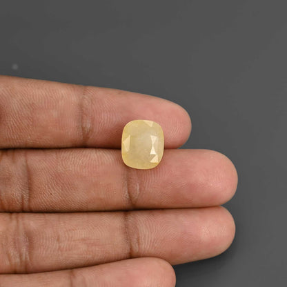 Yellow Sapphire - 7.71 Carat