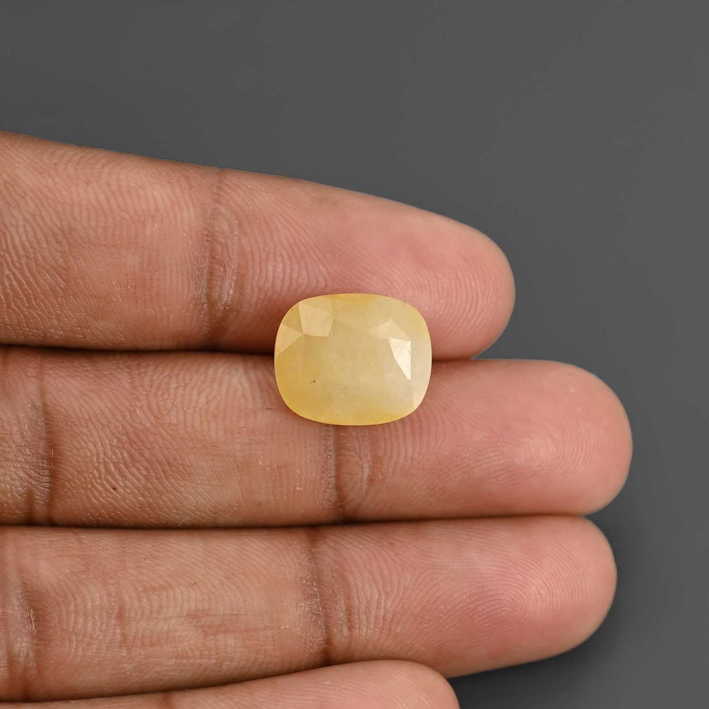 Yellow Sapphire - 8.23 Carat