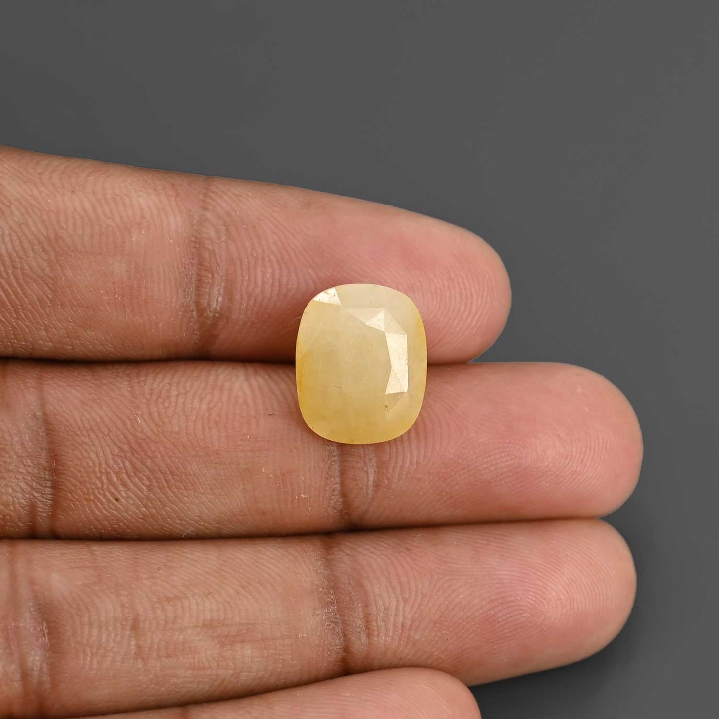 Yellow Sapphire - 8.23 Carat