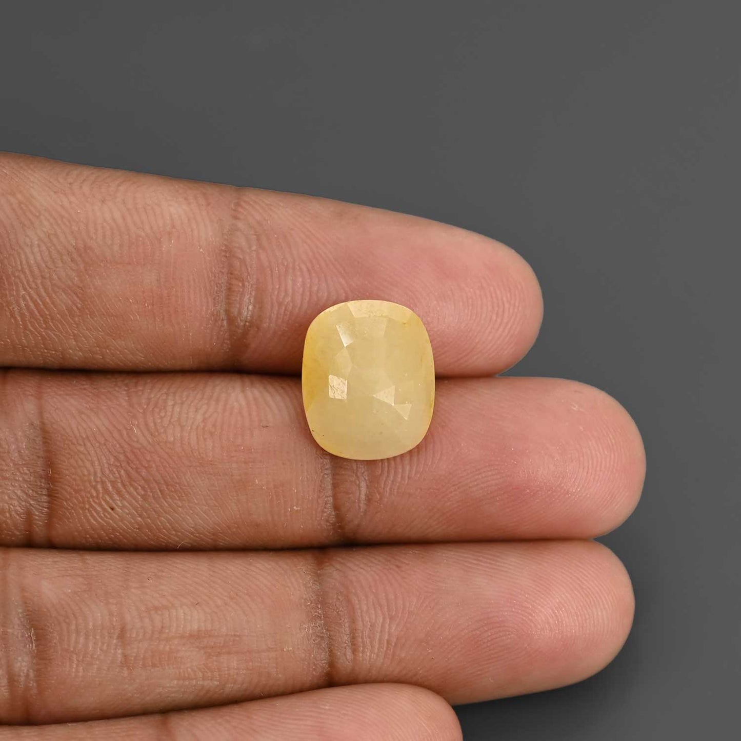Yellow Sapphire - 8.23 Carat