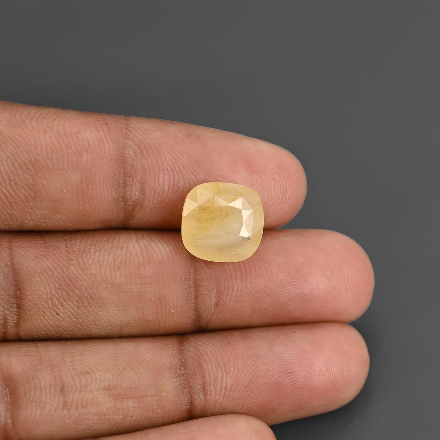 Yellow Sapphire - 8.43 Carat
