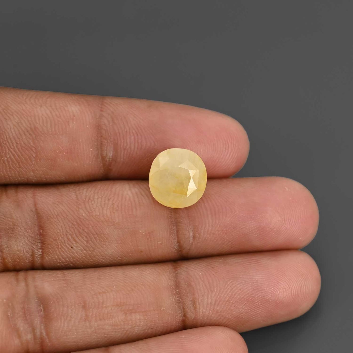 Yellow Sapphire - 7.41 Carat