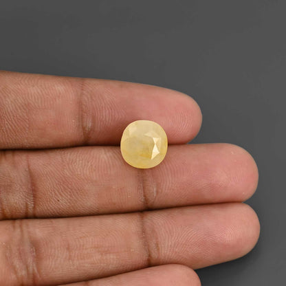Yellow Sapphire - 7.41 Carat