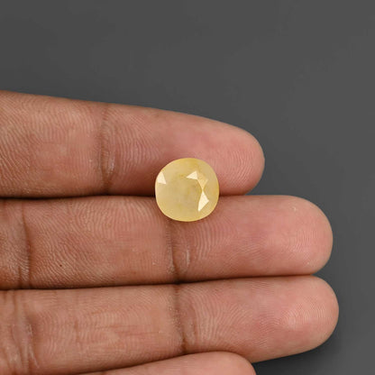 Yellow Sapphire - 7.41 Carat