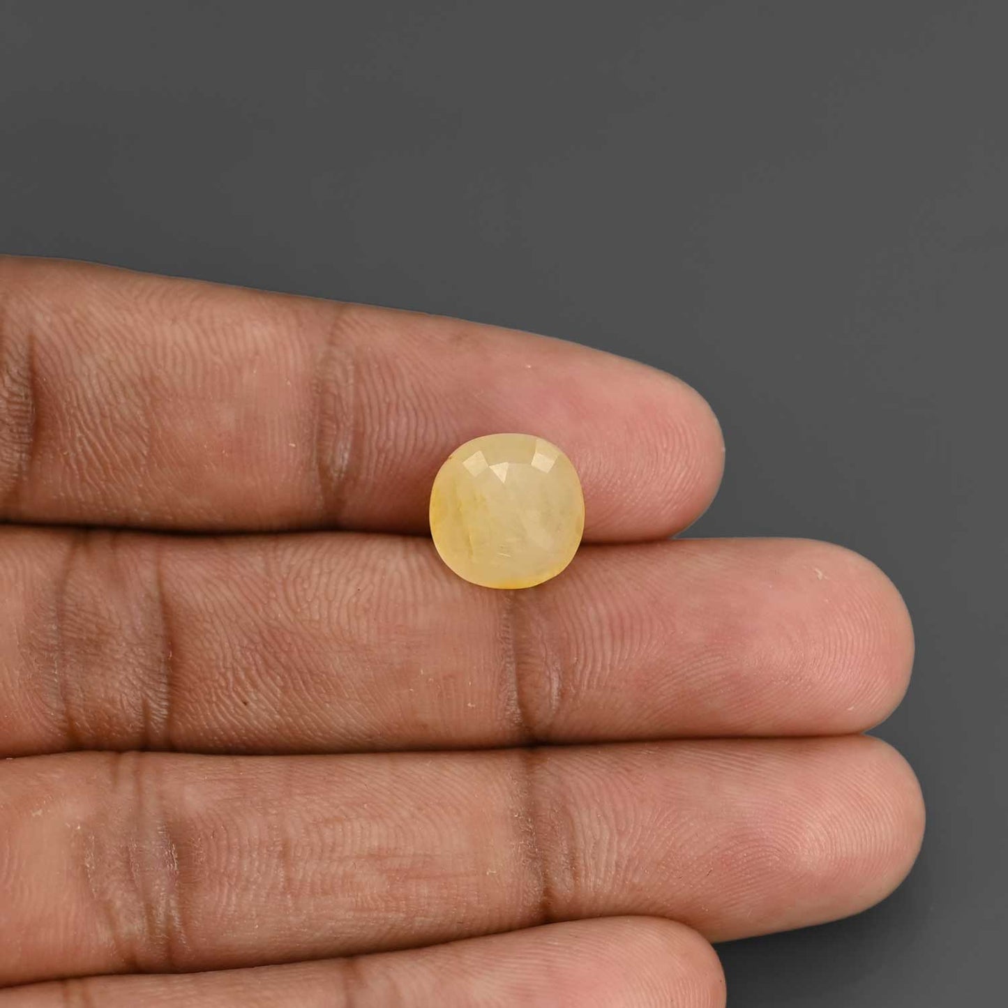 Yellow Sapphire - 7.41 Carat