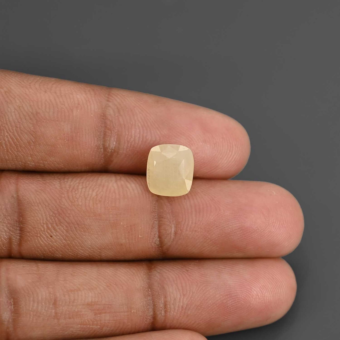 Yellow Sapphire - 5.23 Carat