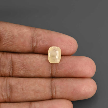 Yellow Sapphire - 4.86 Carat