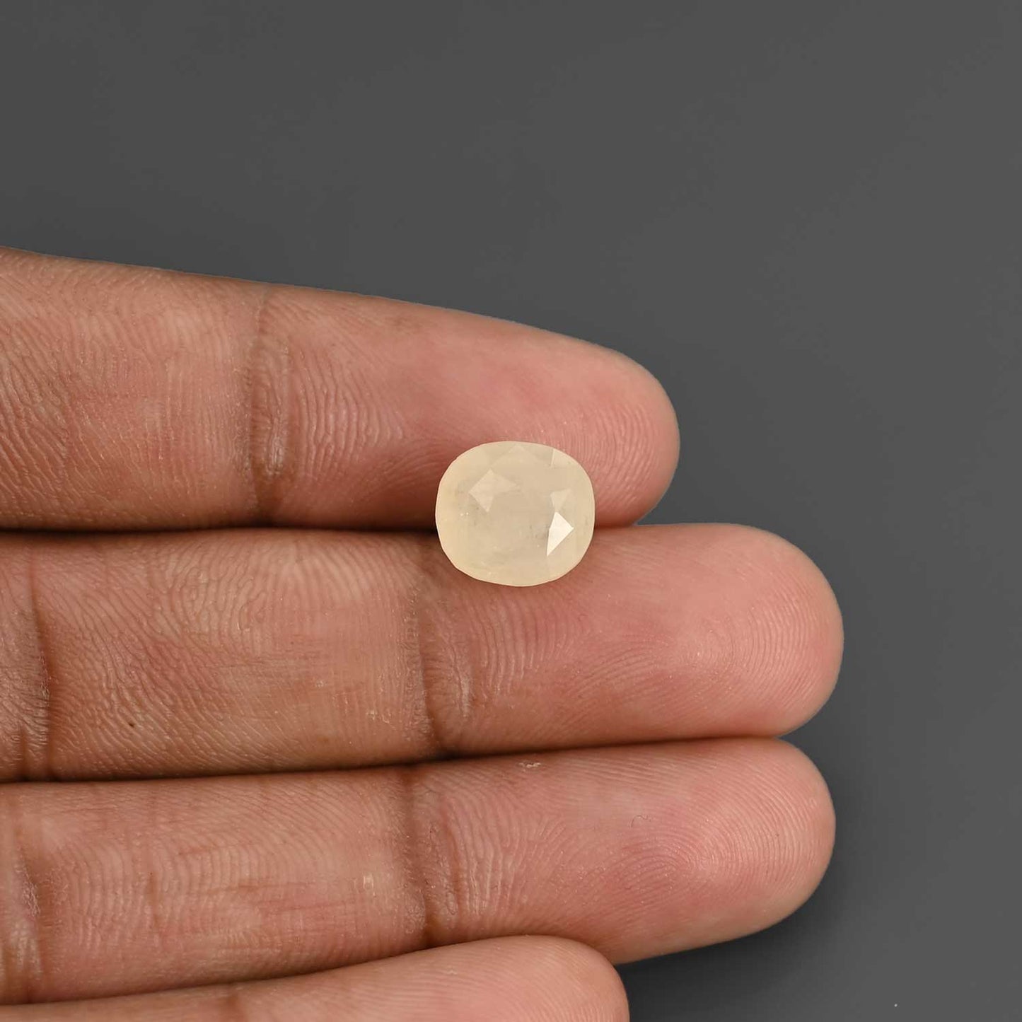 Yellow Sapphire - 6.55 Carat