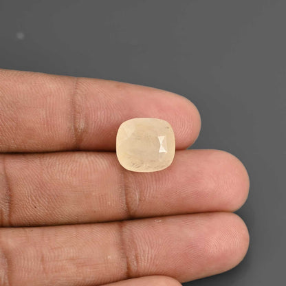 Yellow Sapphire - 10.26 Carat