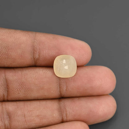 Yellow Sapphire - 8.28 Carat