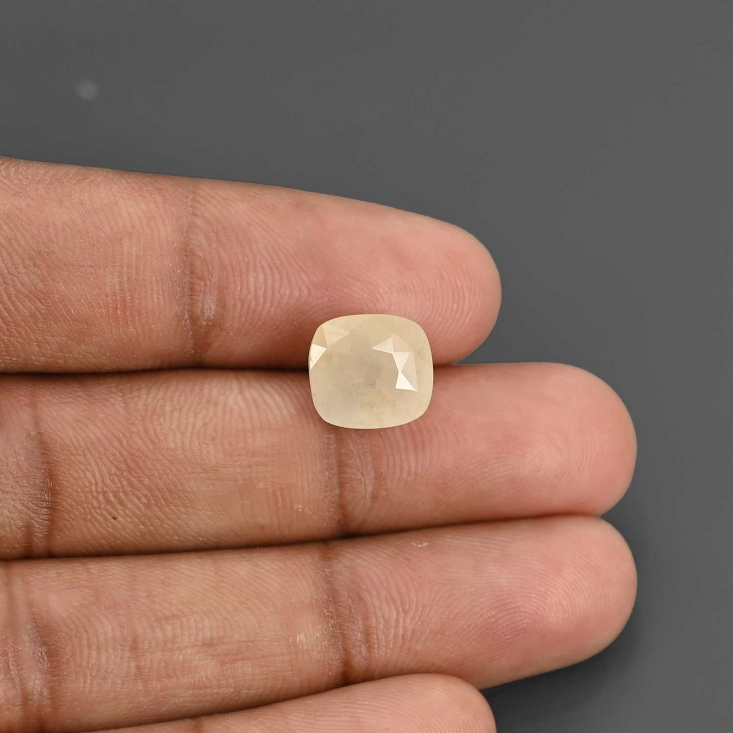 Yellow Sapphire - 6.54 Carat