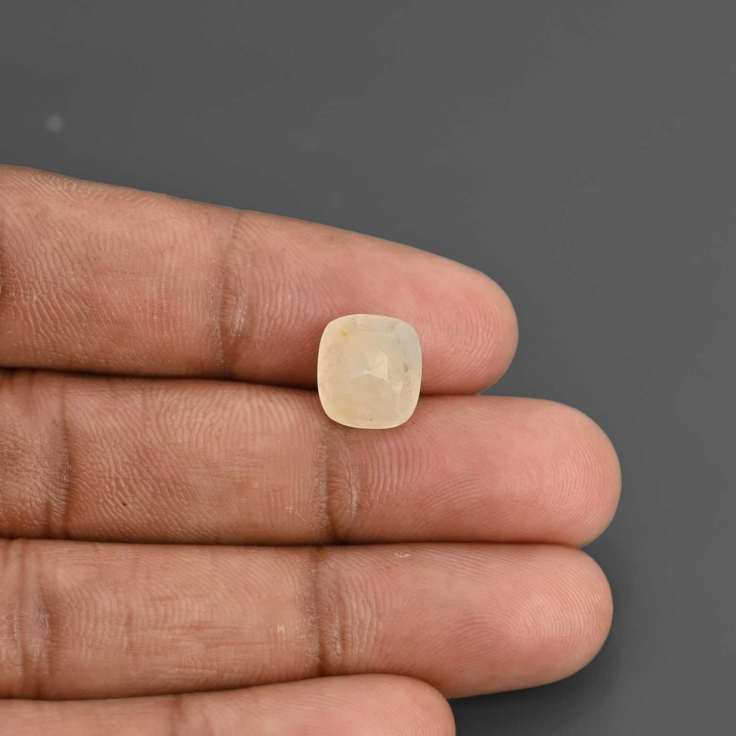 Yellow Sapphire - 6.54 Carat