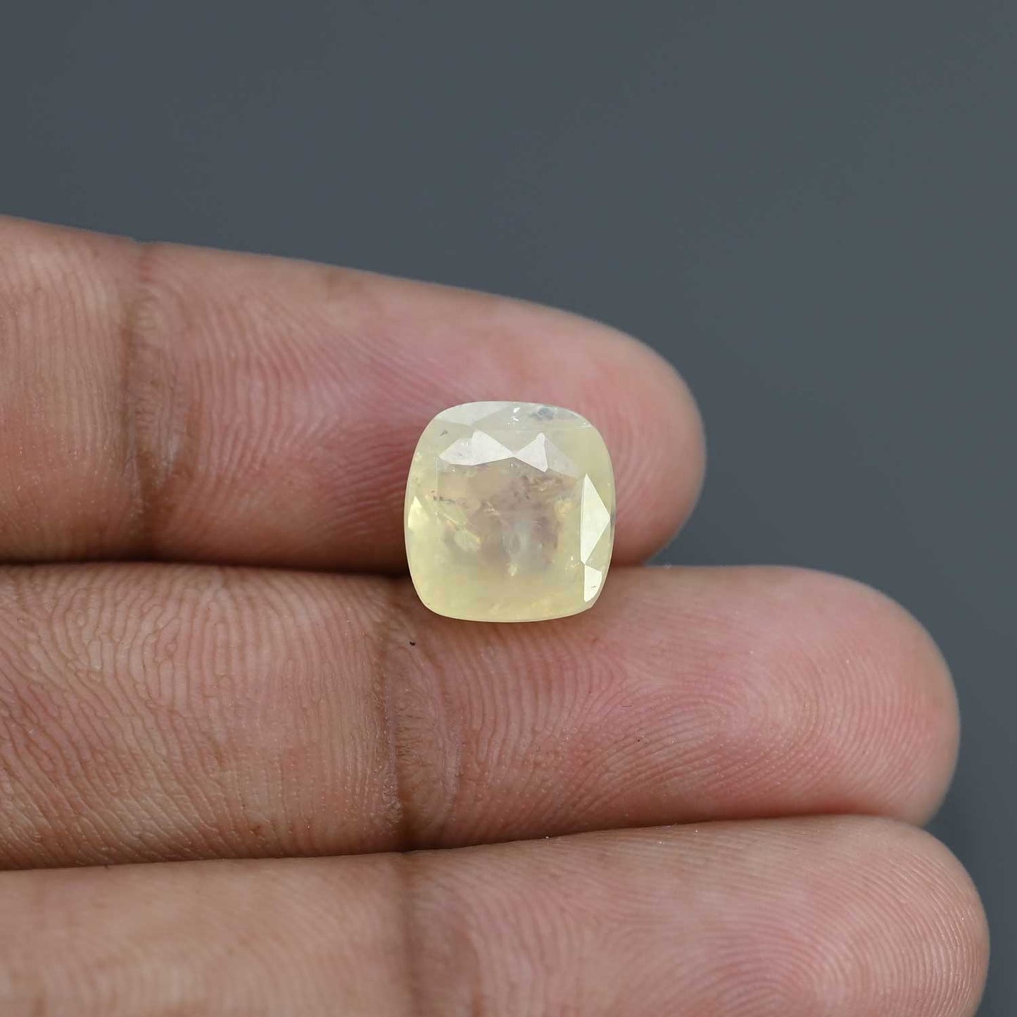 Yellow Sapphire (Pukhraj) (Srilanka) Cts 6.54 Ratti 7.18
