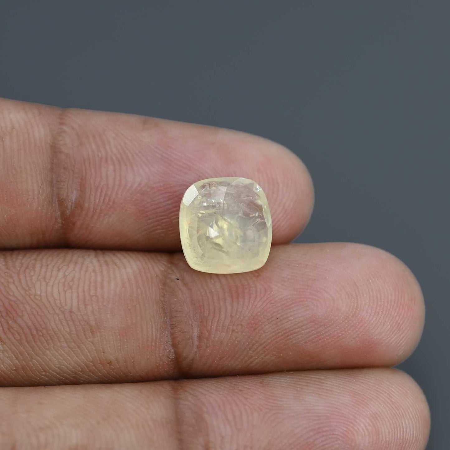 Yellow Sapphire (Pukhraj) (Srilanka) Cts 6.54 Ratti 7.18