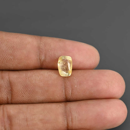 Ceylon Yellow Sapphire - 3.81 Carat