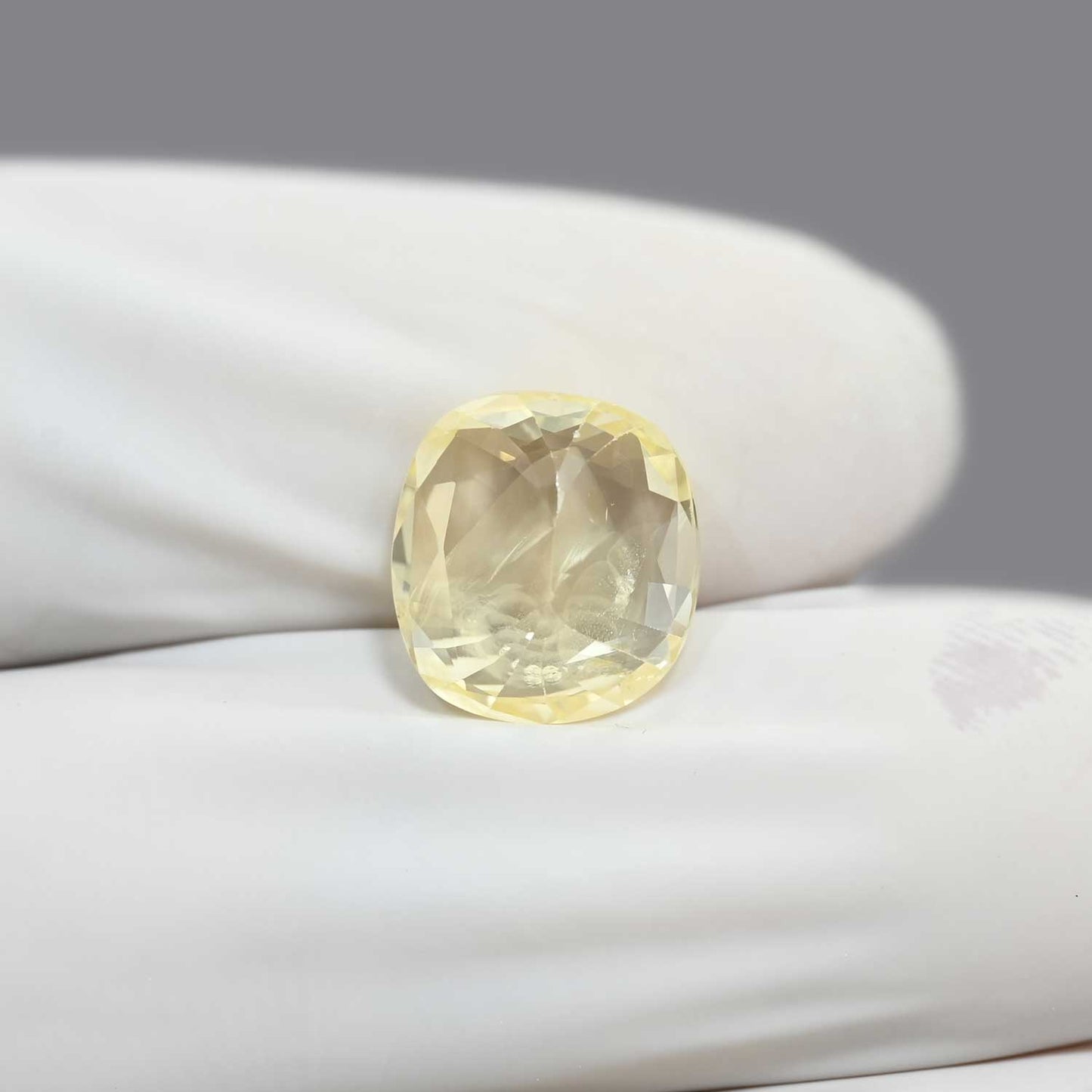 Ceylon Yellow Sapphire Carat 4.88