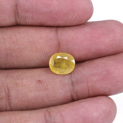 Yellow Sapphire - 4.18 Carat