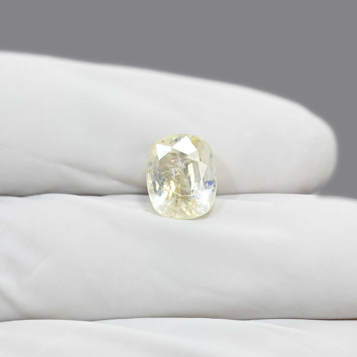 Pitambari Sapphire (Bi Colour) 5.35 Carat